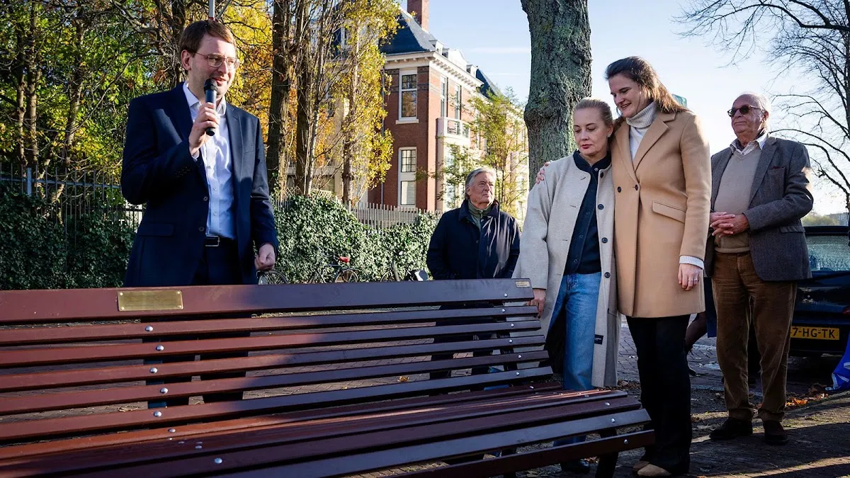 Bench Memorial Plaque (The Hague)