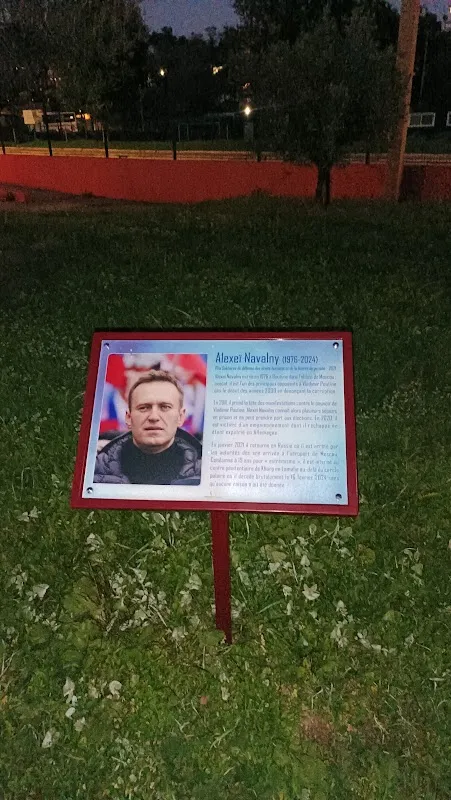 Navalny Olive Grove and Plaque (Villeneuve-Loubet)